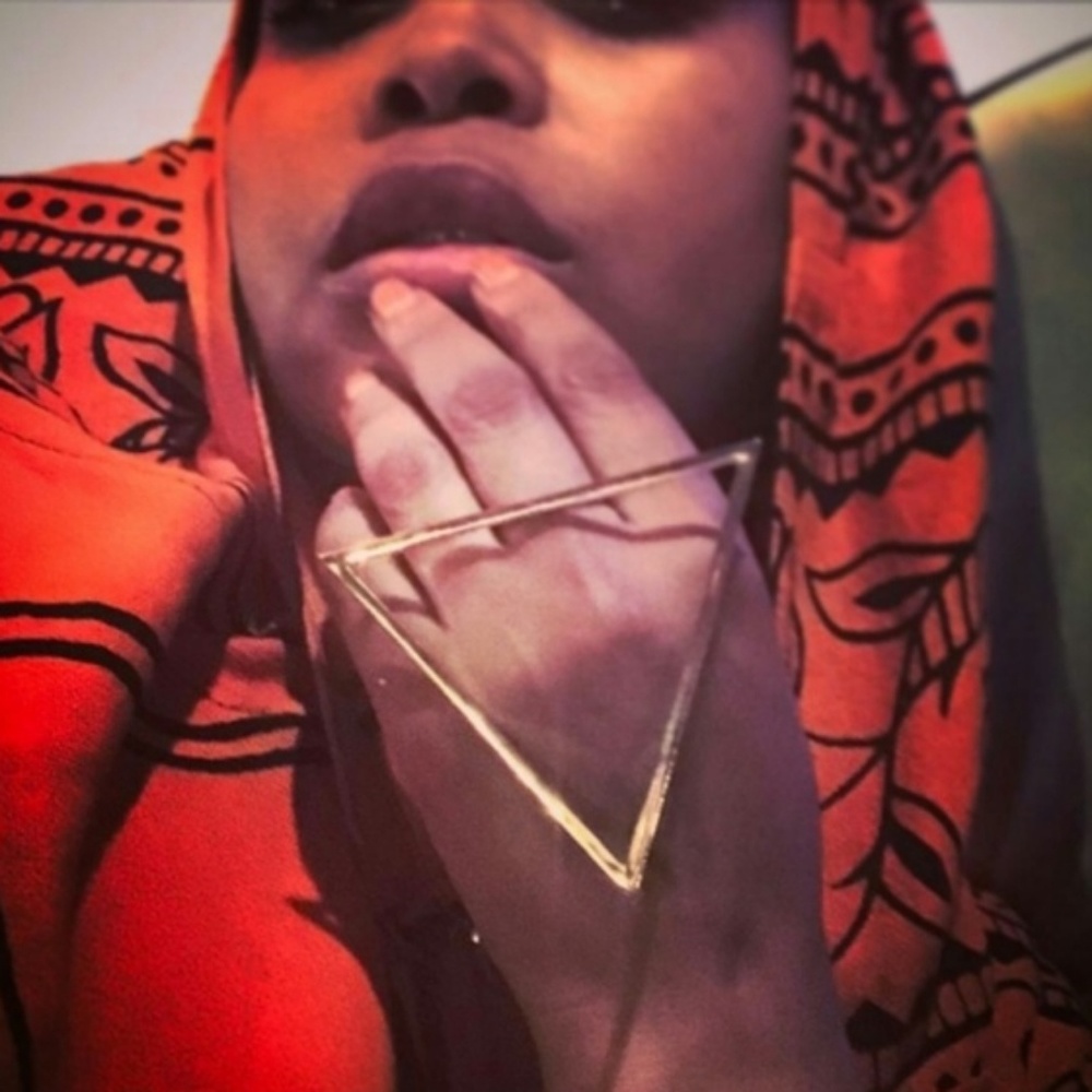 Oversized Geometric Triangle Fashion Silver Ring   - Picture 2 of 2